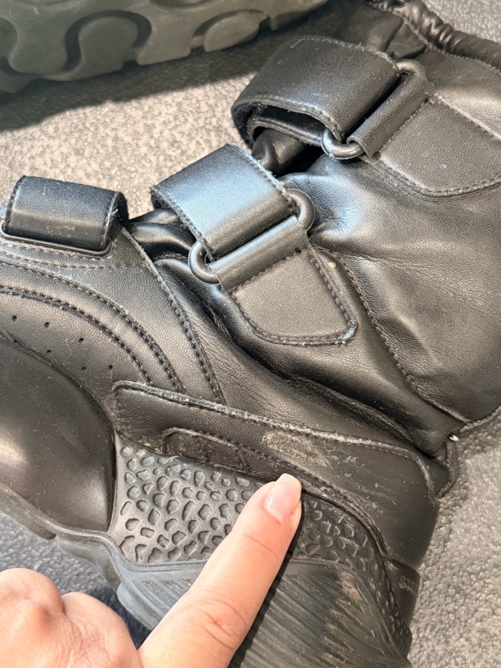 Stella McCartney Black Eclypse Sneaker Snow Boots. Pre Owned & Loved. Size 38. - Picture 17 of 17